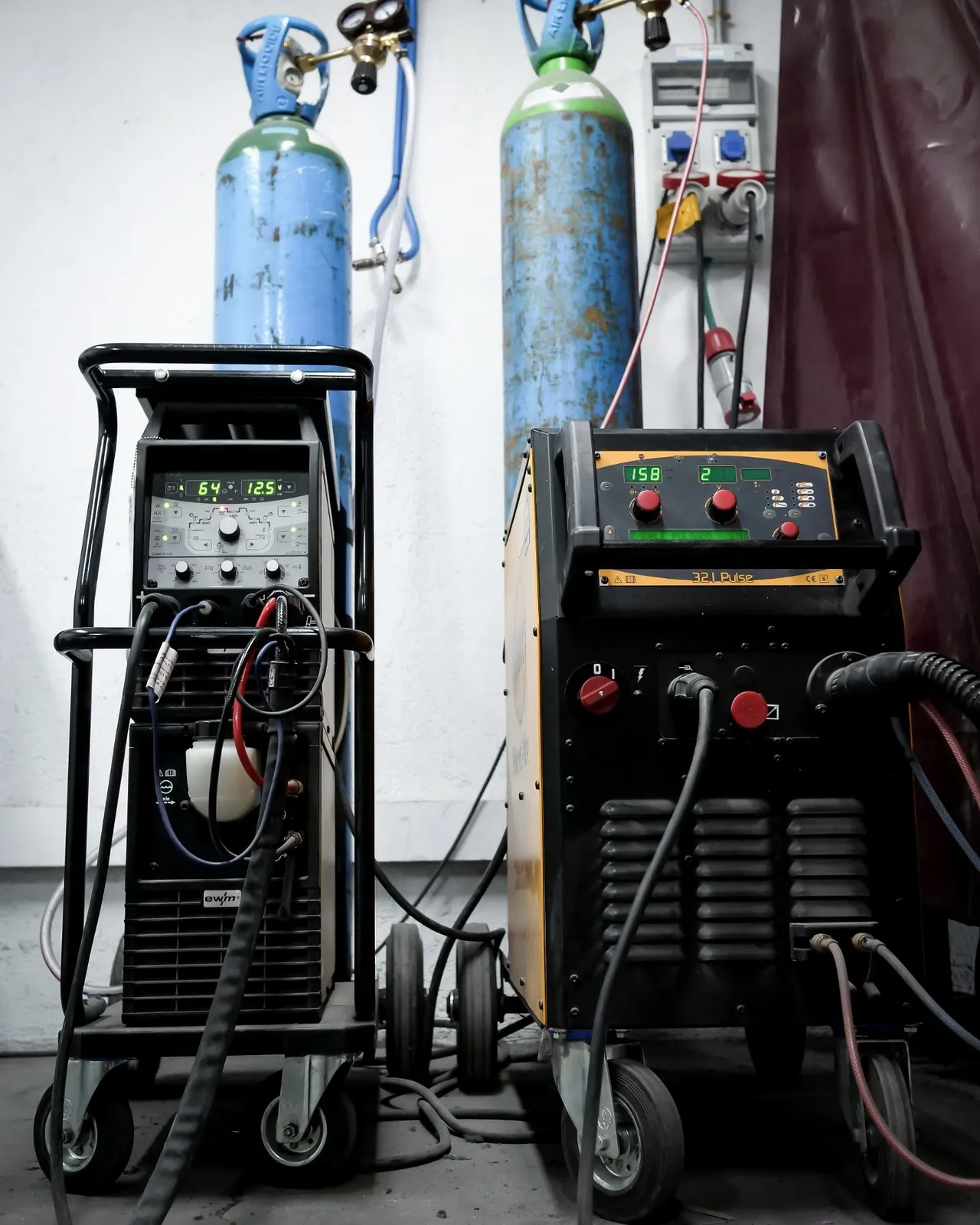Dos equipos de soldadura del taller de IMGAR